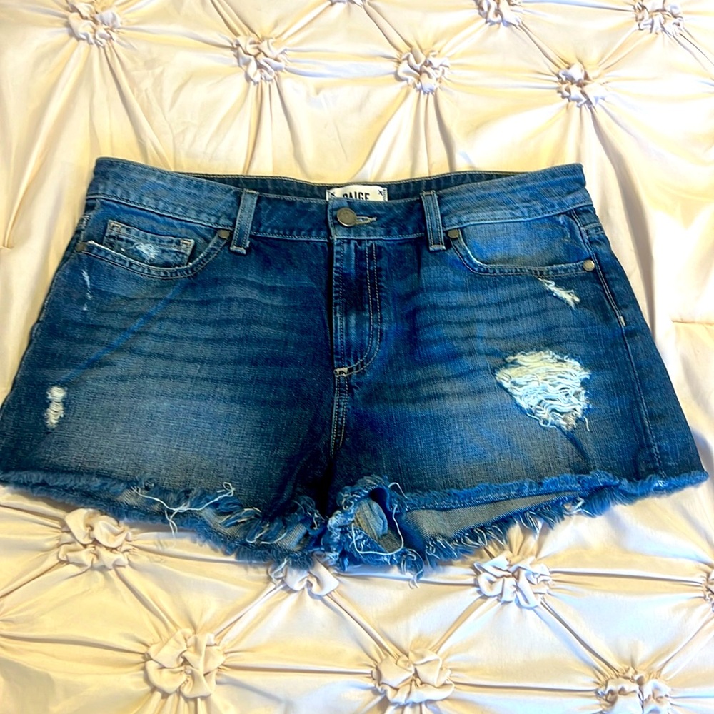 Like new Paige Daryn short